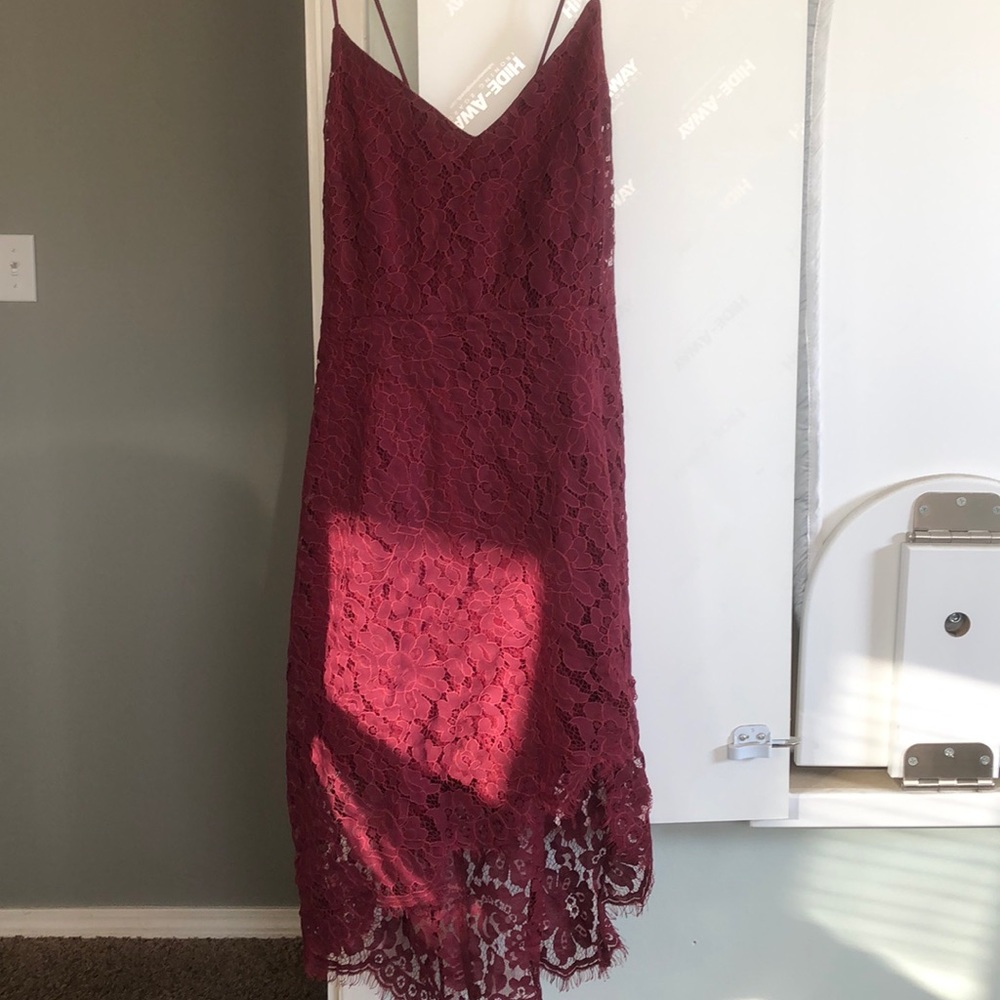 Hi-lo backless lace dress